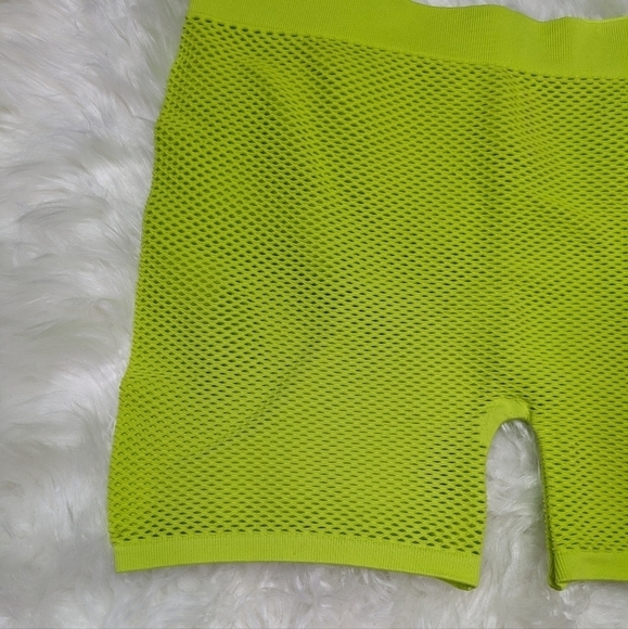 New SKIMS Limited Edition Lime Green Perforated Seamless Bike Shorts Size 3X - Picture 6 of 7